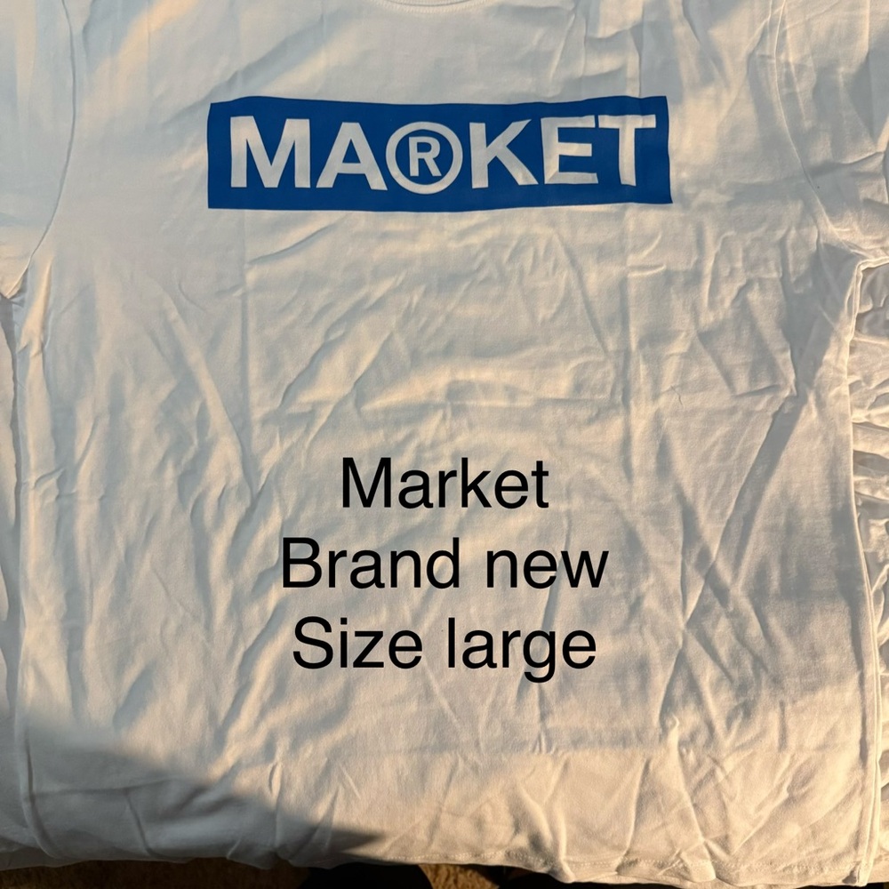 Market White Short Sleeve Tee